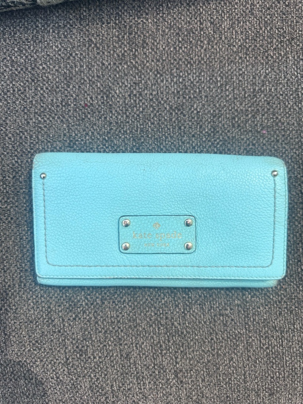 Kate Spade pebbled lesther wallet in Summer turquoise